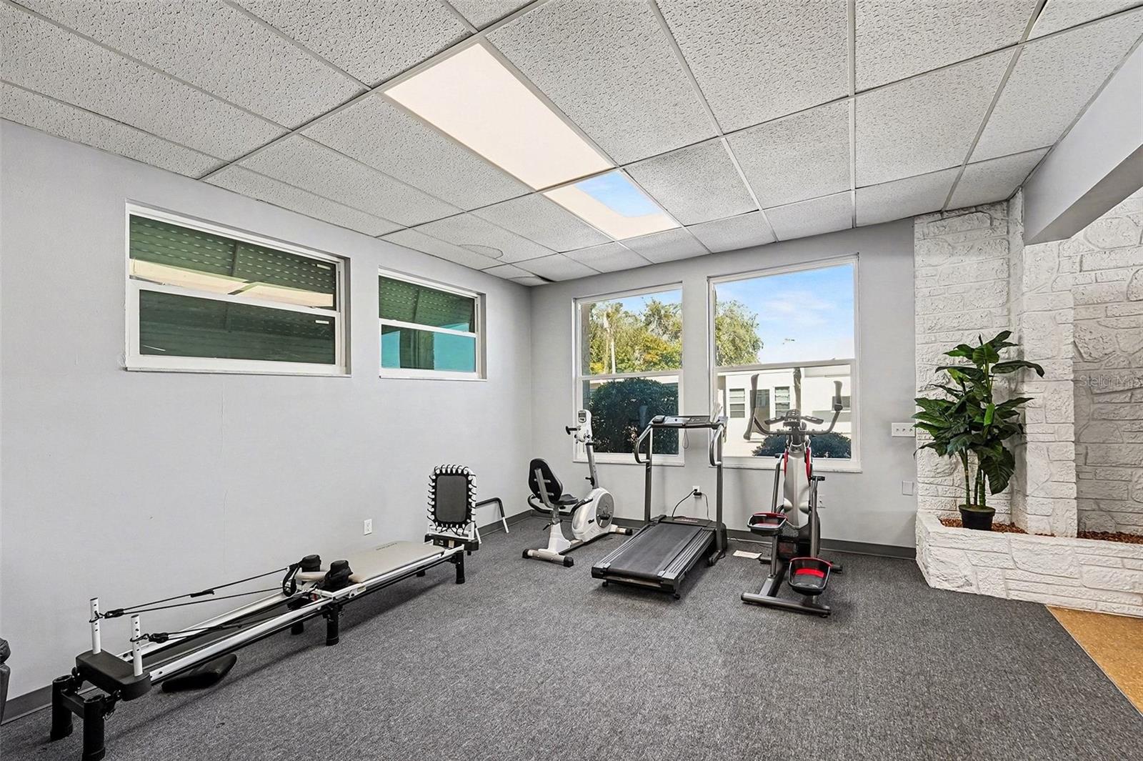 Image 21 of 26 For 250 Rosery Road Nw 219