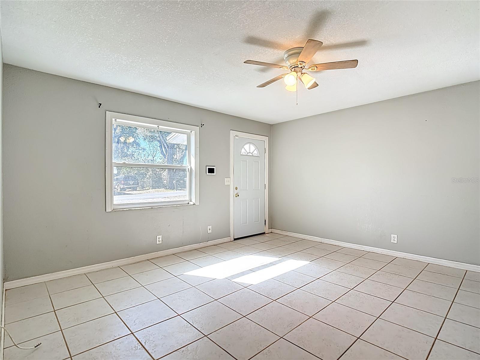 Image 12 of 46 For 27183 Thorncrest Avenue