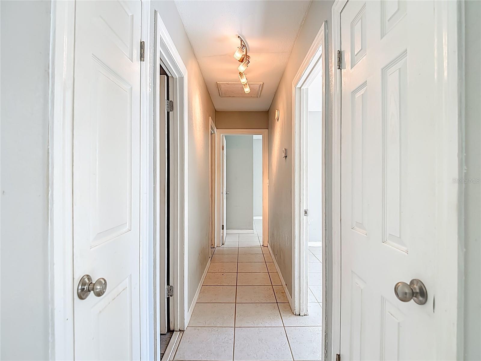 Image 22 of 46 For 27183 Thorncrest Avenue