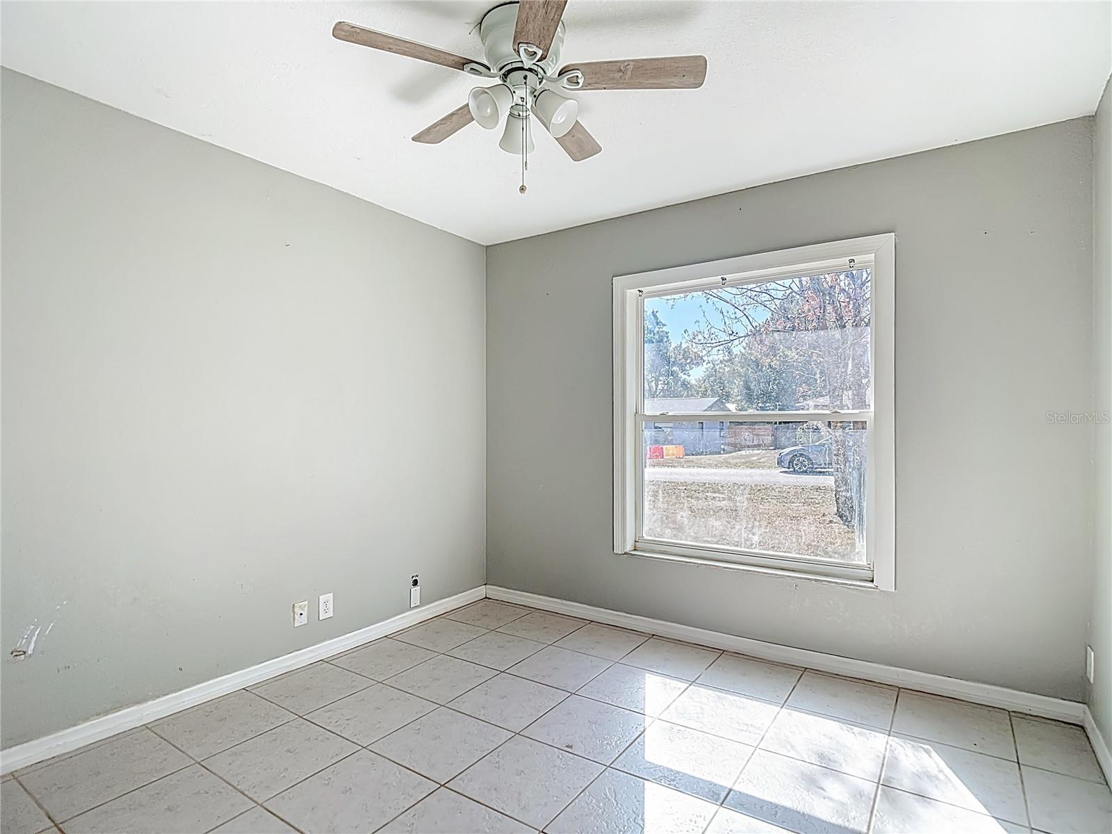 Image 23 of 46 For 27183 Thorncrest Avenue