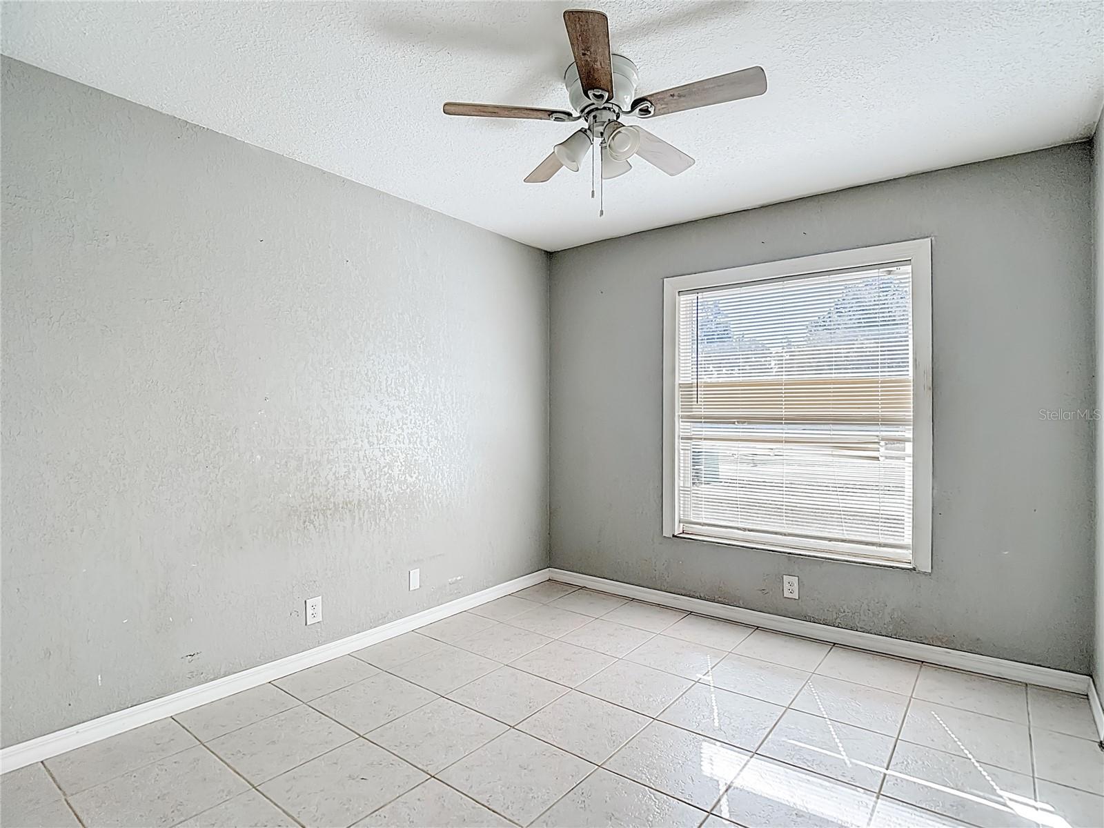 Image 28 of 46 For 27183 Thorncrest Avenue