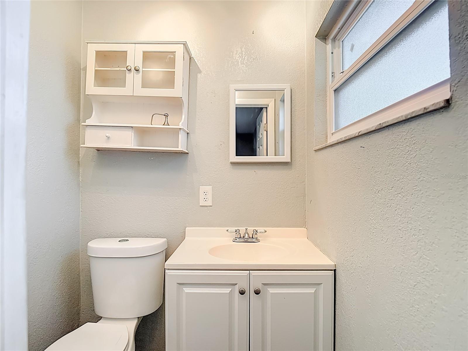 Image 35 of 46 For 27183 Thorncrest Avenue