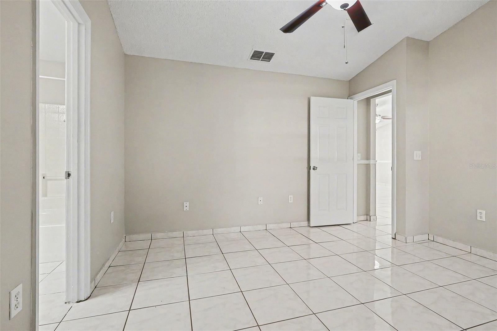 Image 14 of 25 For 1117 Roan Court