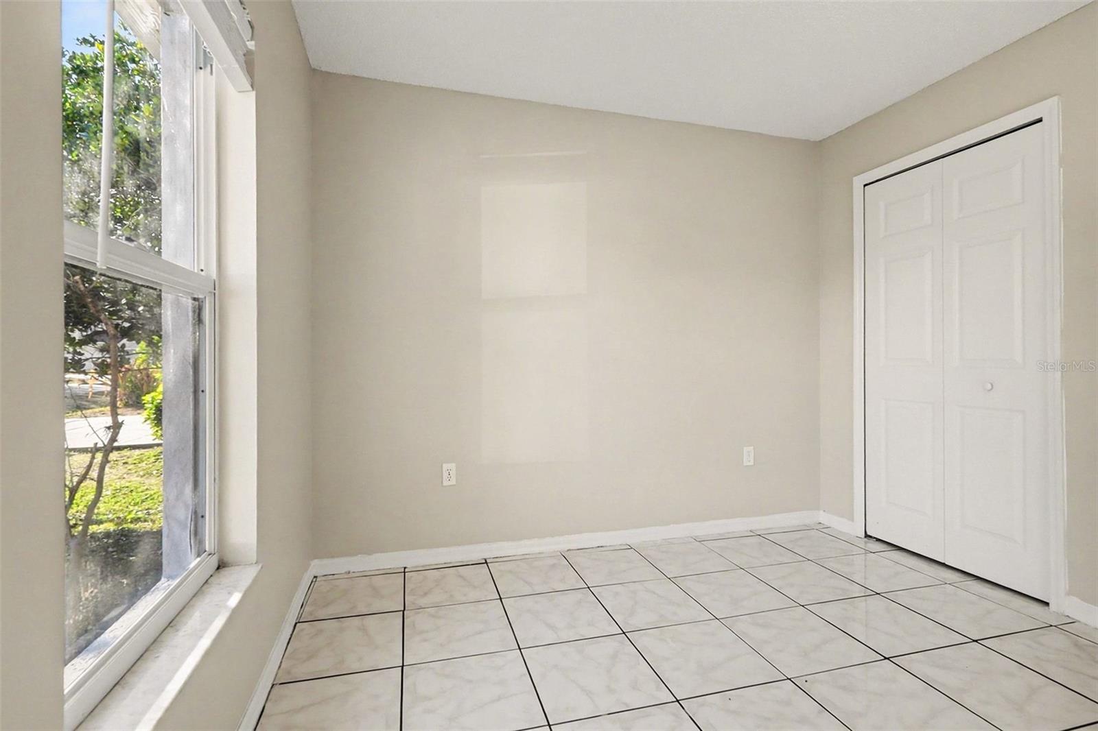 Image 16 of 25 For 1117 Roan Court