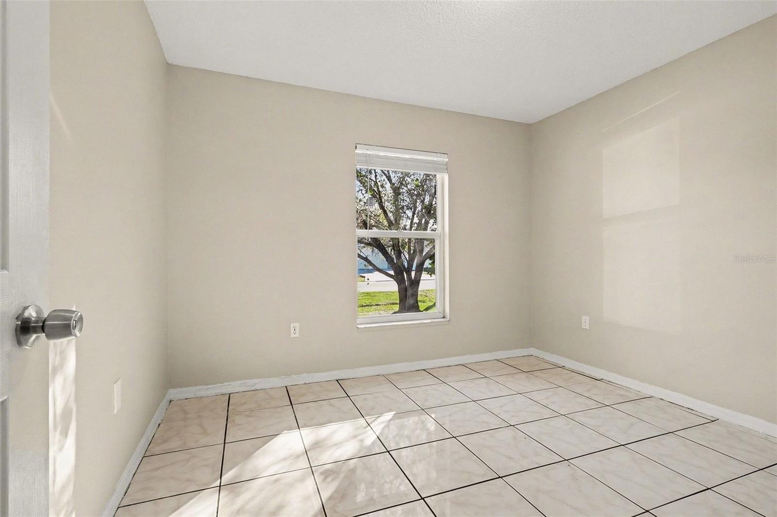 Image 17 of 25 For 1117 Roan Court