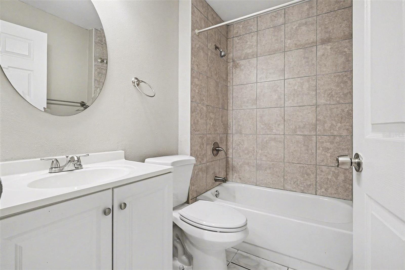 Image 18 of 25 For 1117 Roan Court