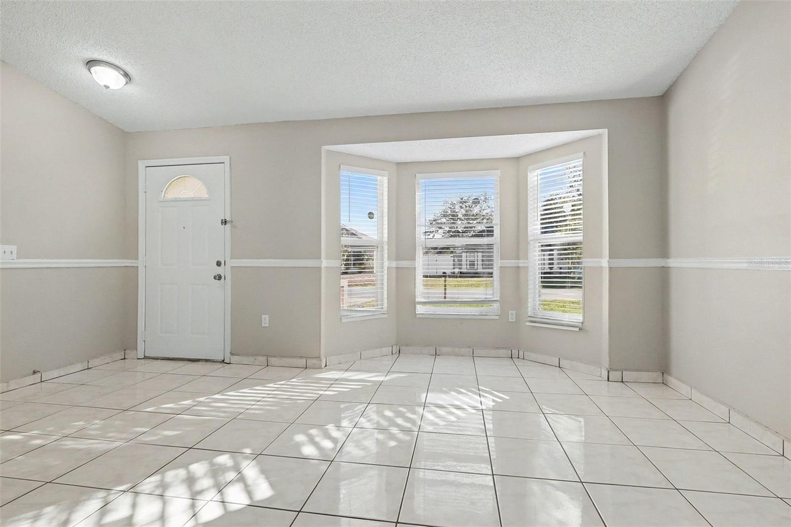 Image 2 of 25 For 1117 Roan Court