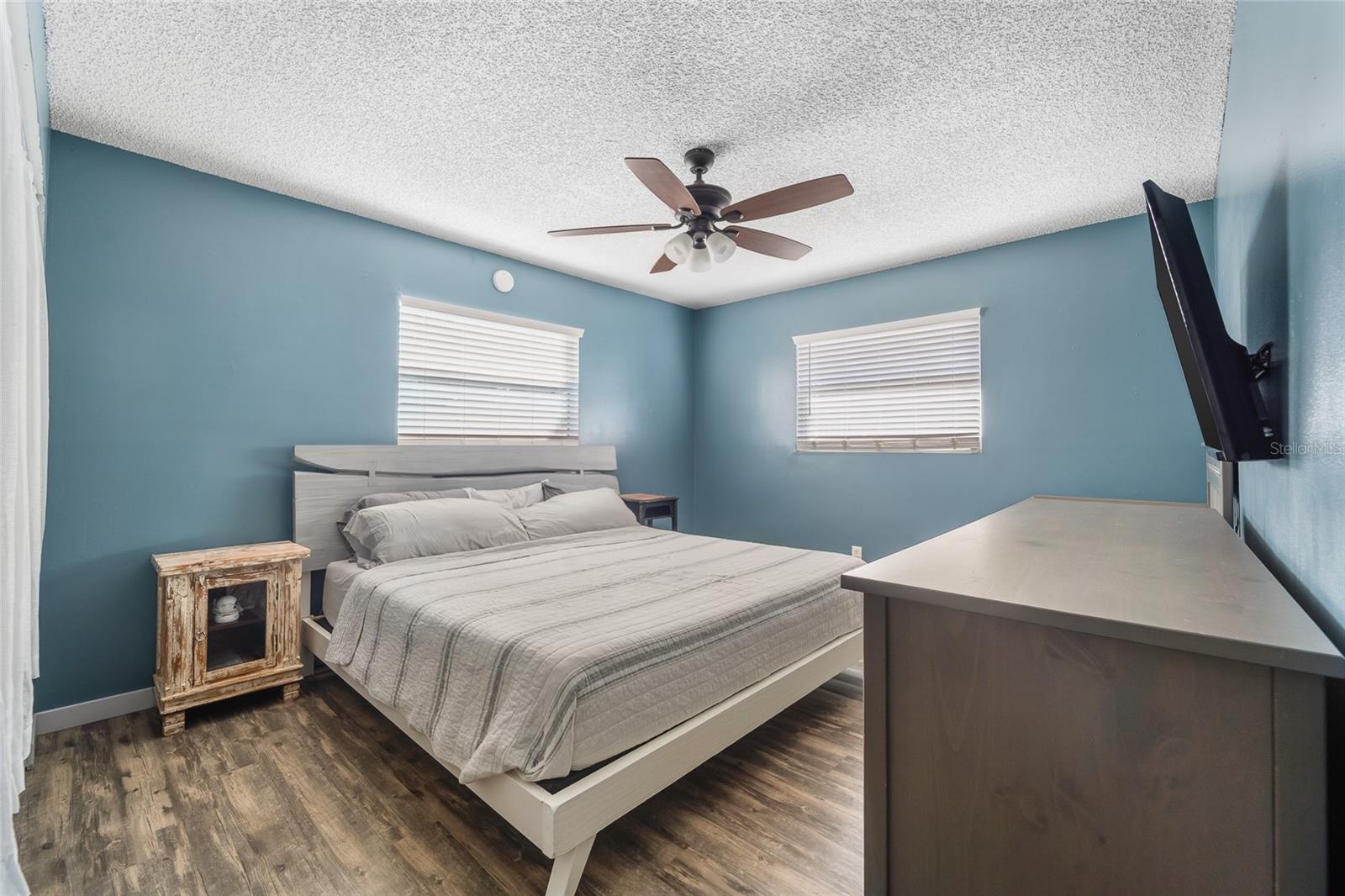 Image 8 of 20 For 1221 36th Terrace N