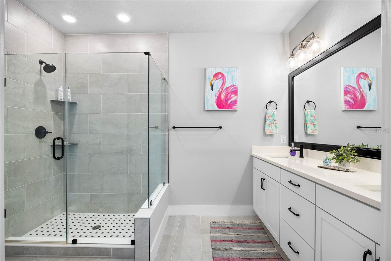 Image 19 of 46 For 2843 1st Avenue S