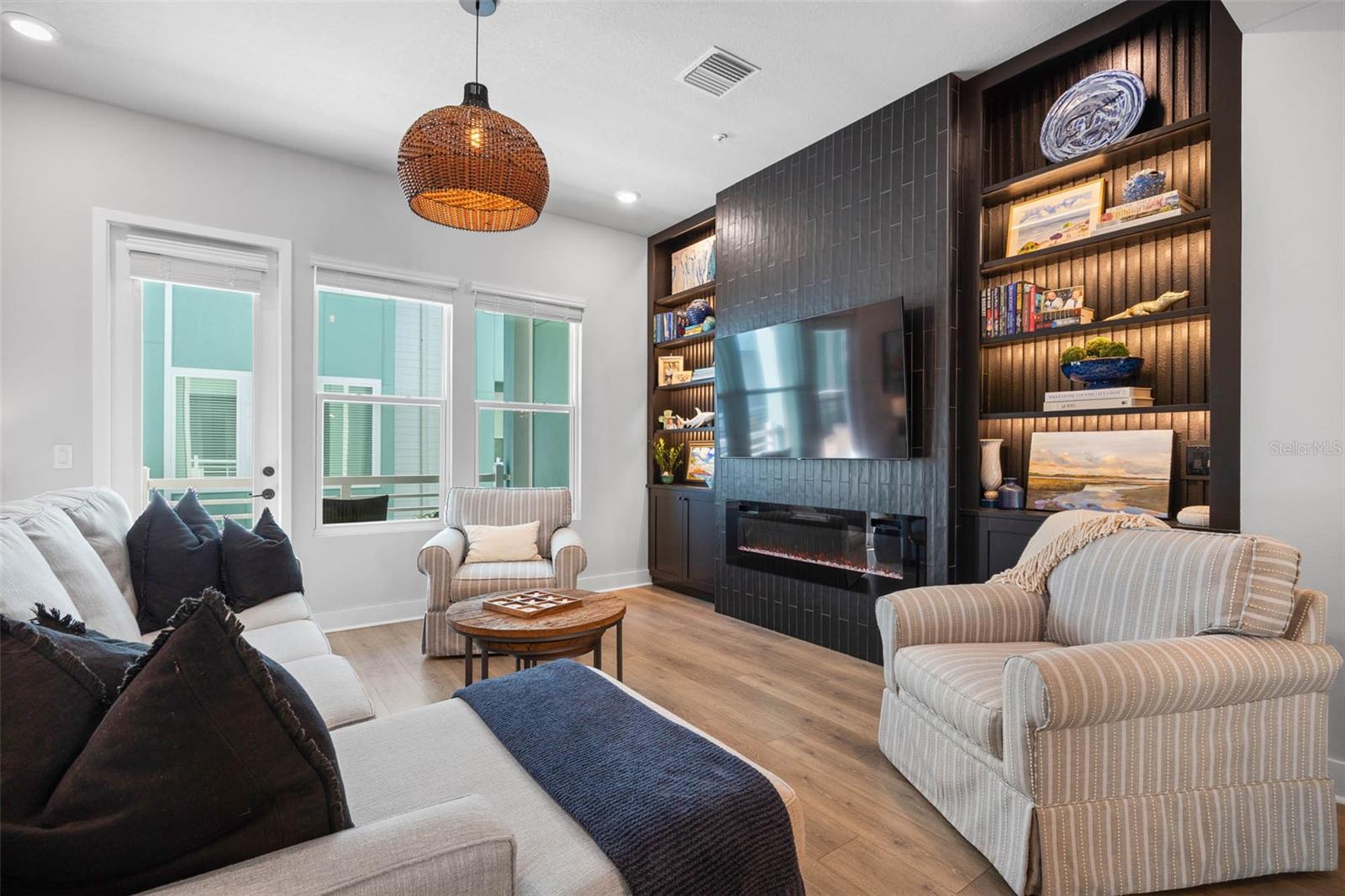 Image 2 of 46 For 2843 1st Avenue S