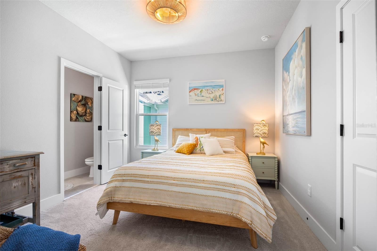 Image 22 of 46 For 2843 1st Avenue S