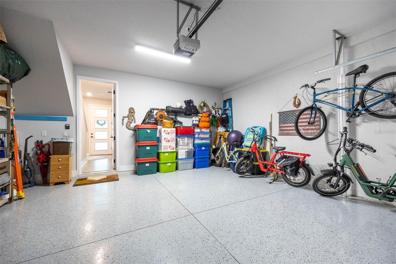 Image 33 of 46 For 2843 1st Avenue S