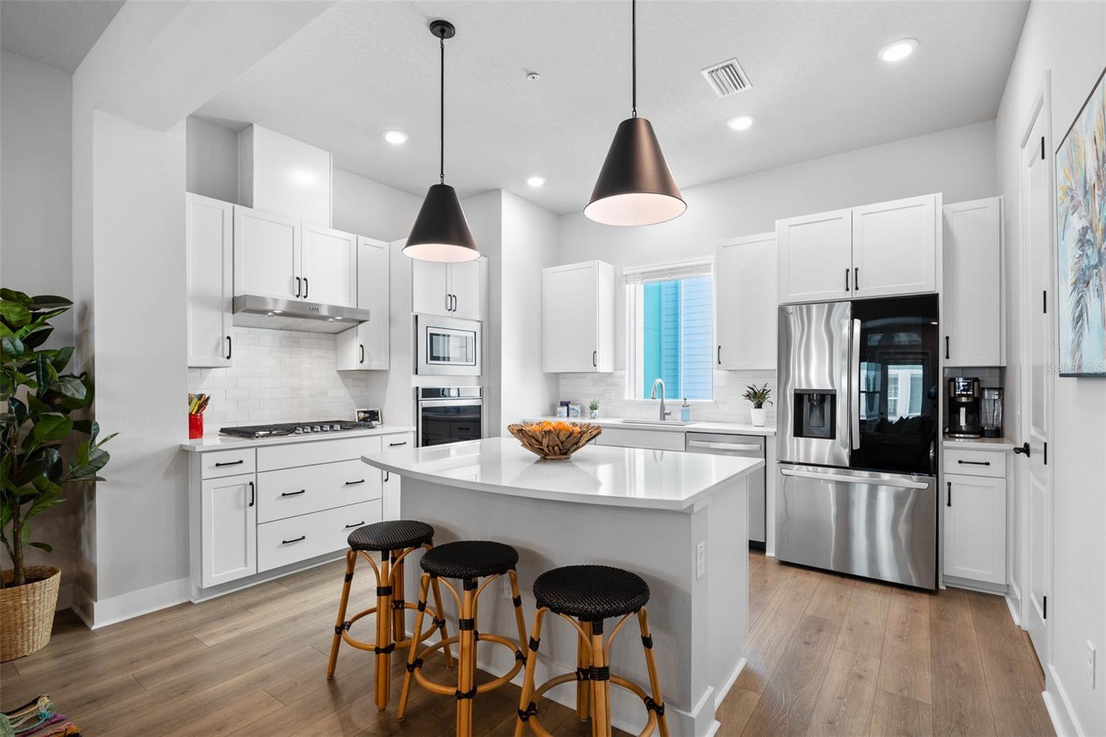 Image 4 of 46 For 2843 1st Avenue S