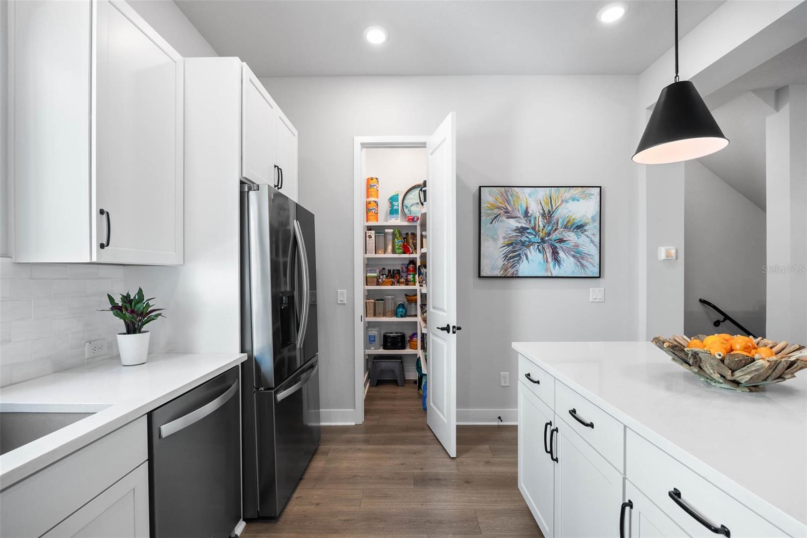 Image 8 of 46 For 2843 1st Avenue S