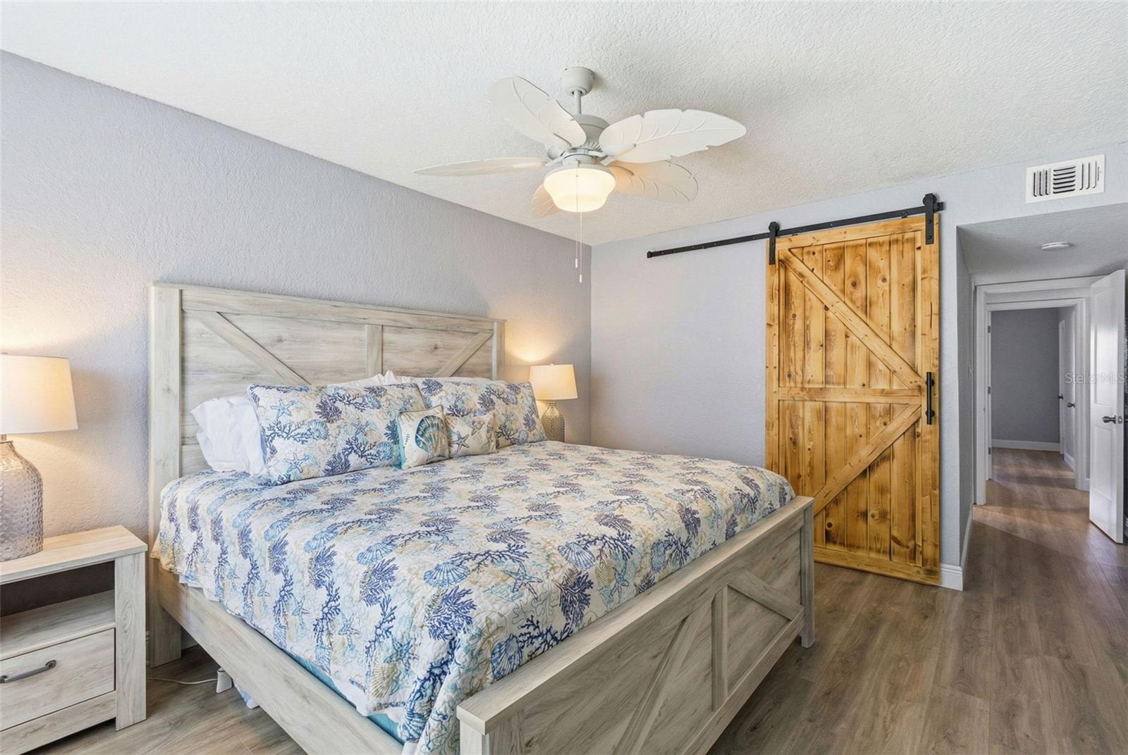 Image 21 of 48 For 3775 40th Lane S G