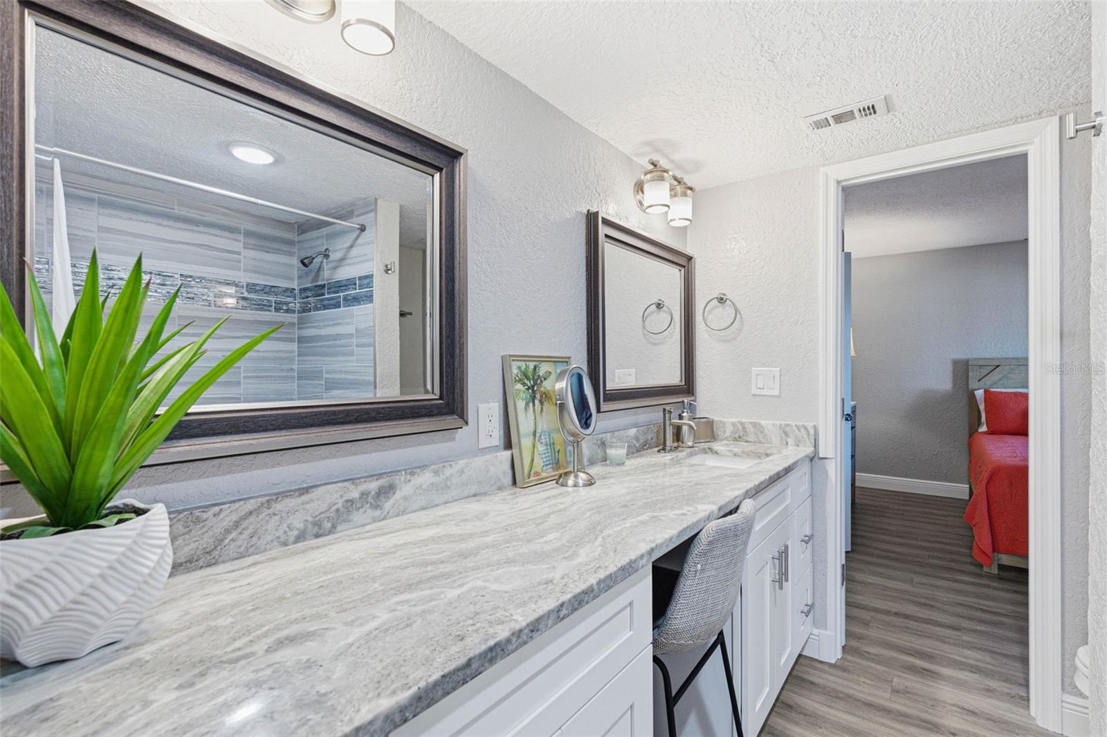 Image 29 of 48 For 3775 40th Lane S G