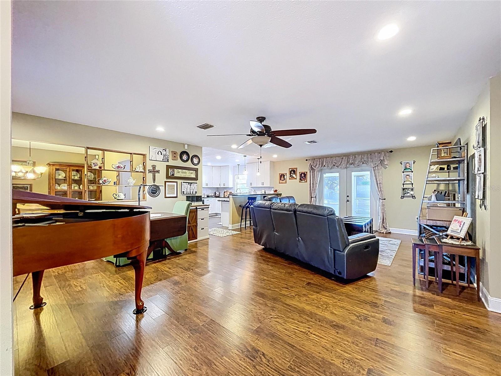 Image 9 of 43 For 1303 Trapnell Road