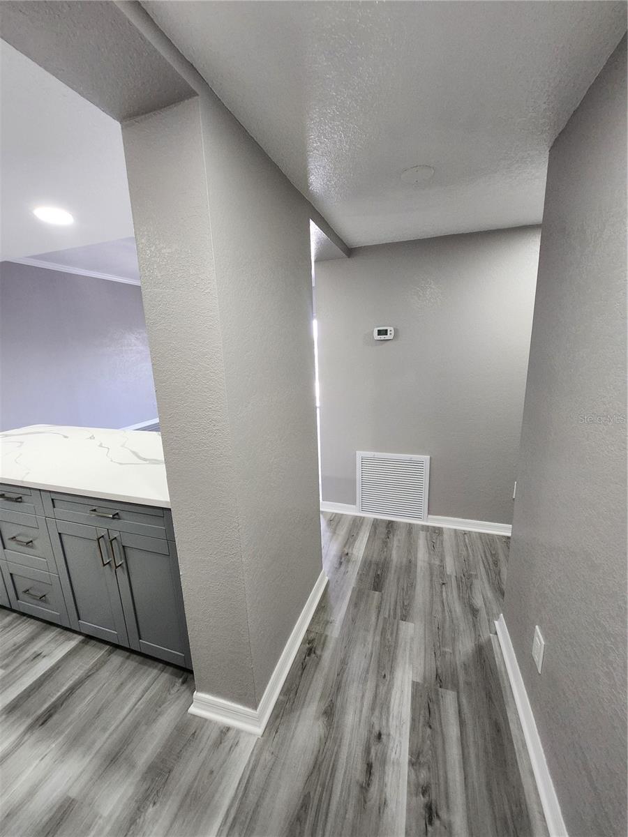 Image 10 of 38 For 5541 Bay Boulevard 403