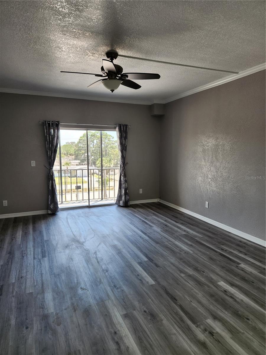 Image 11 of 38 For 5541 Bay Boulevard 403