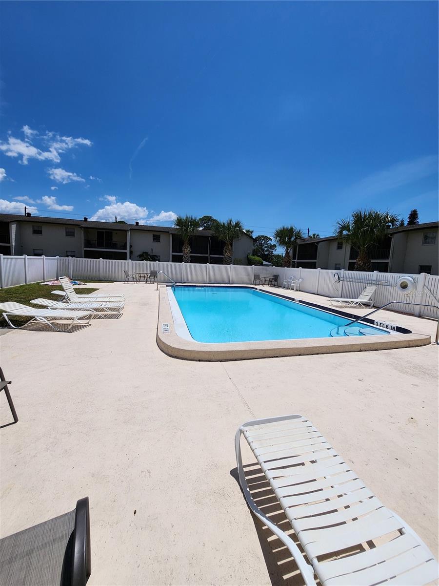 Image 34 of 38 For 5541 Bay Boulevard 403