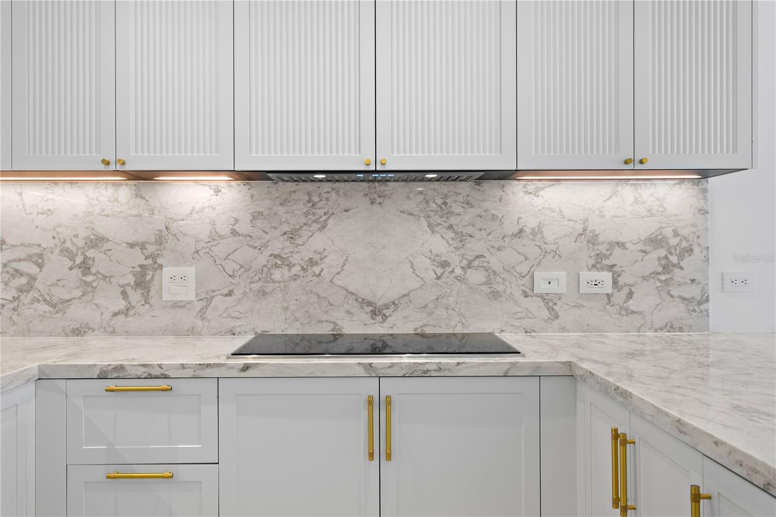 Image 14 of 93 For 3015 Ysabella Avenue 2301