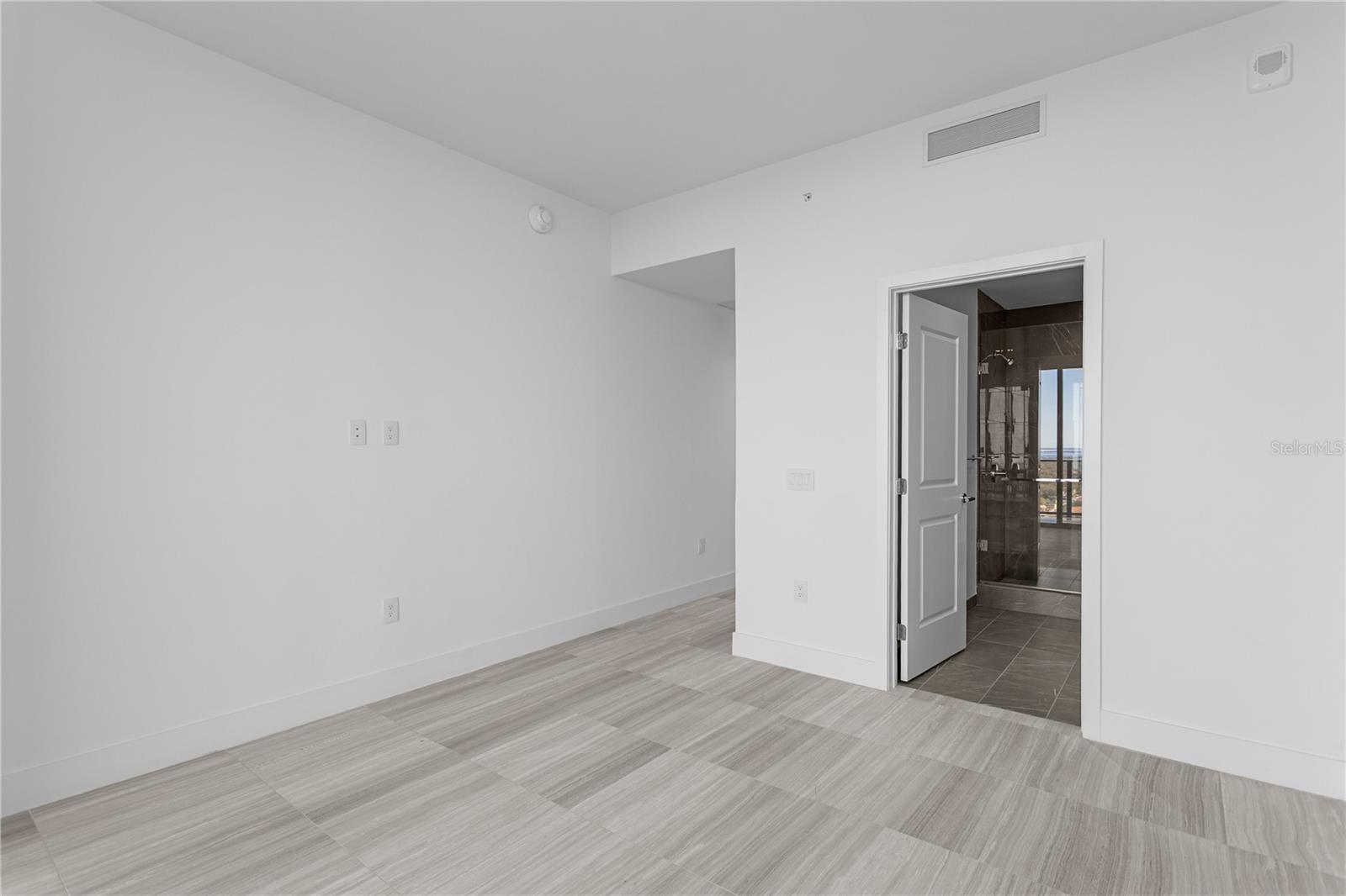 Image 34 of 93 For 3015 Ysabella Avenue 2301