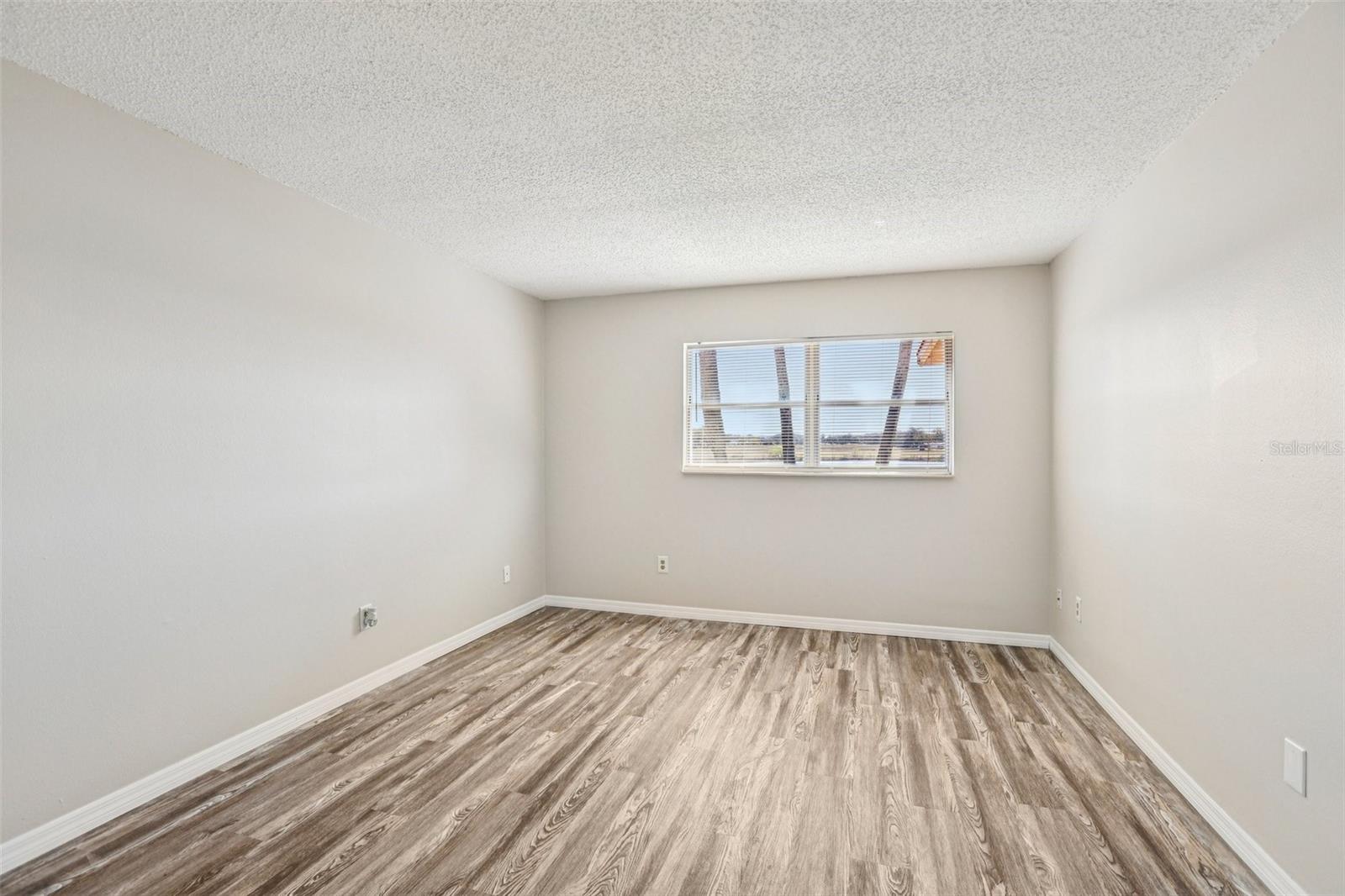 Image 22 of 36 For 11120 Carriage Hill Drive 1