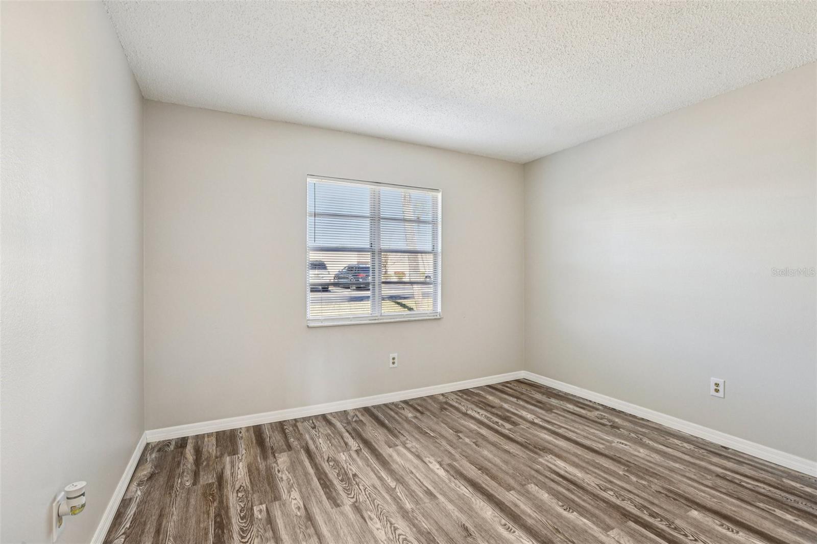 Image 25 of 36 For 11120 Carriage Hill Drive 1