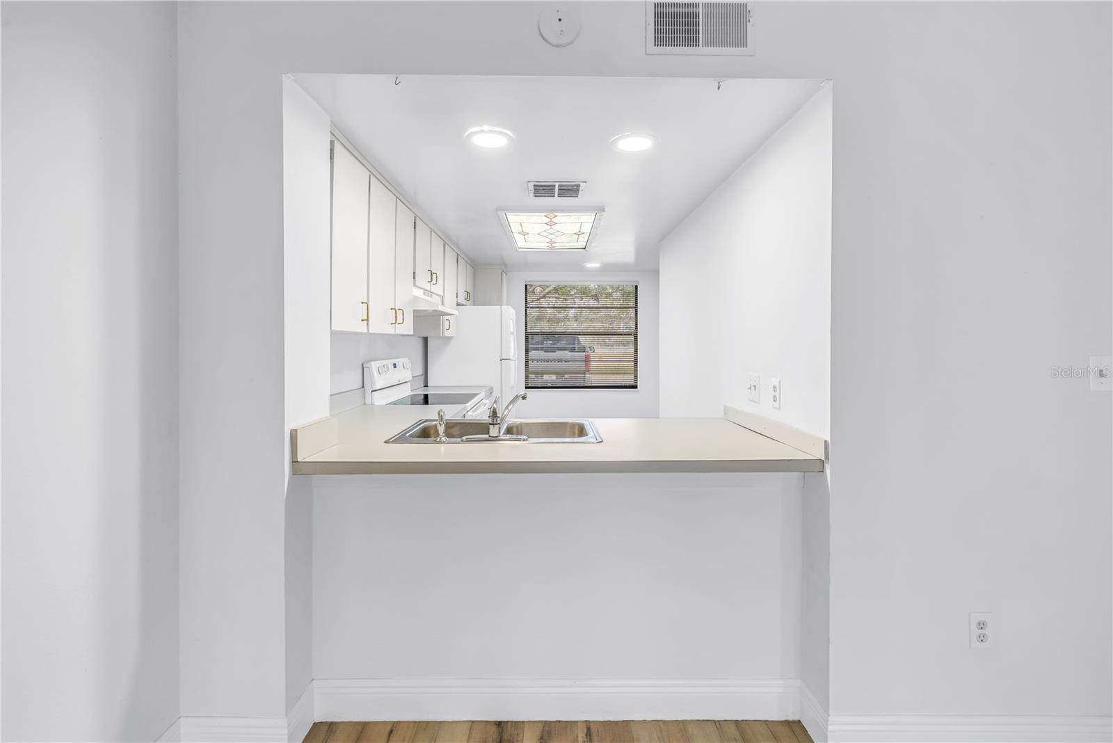 Image 12 of 29 For 2255 62nd Avenue N 2102