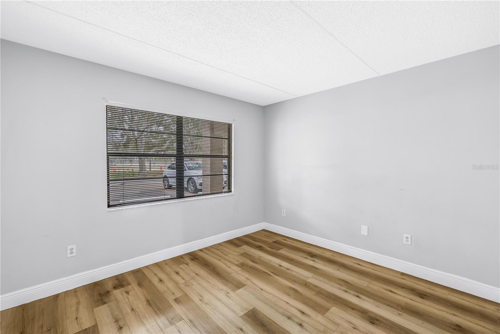 Image 24 of 29 For 2255 62nd Avenue N 2102