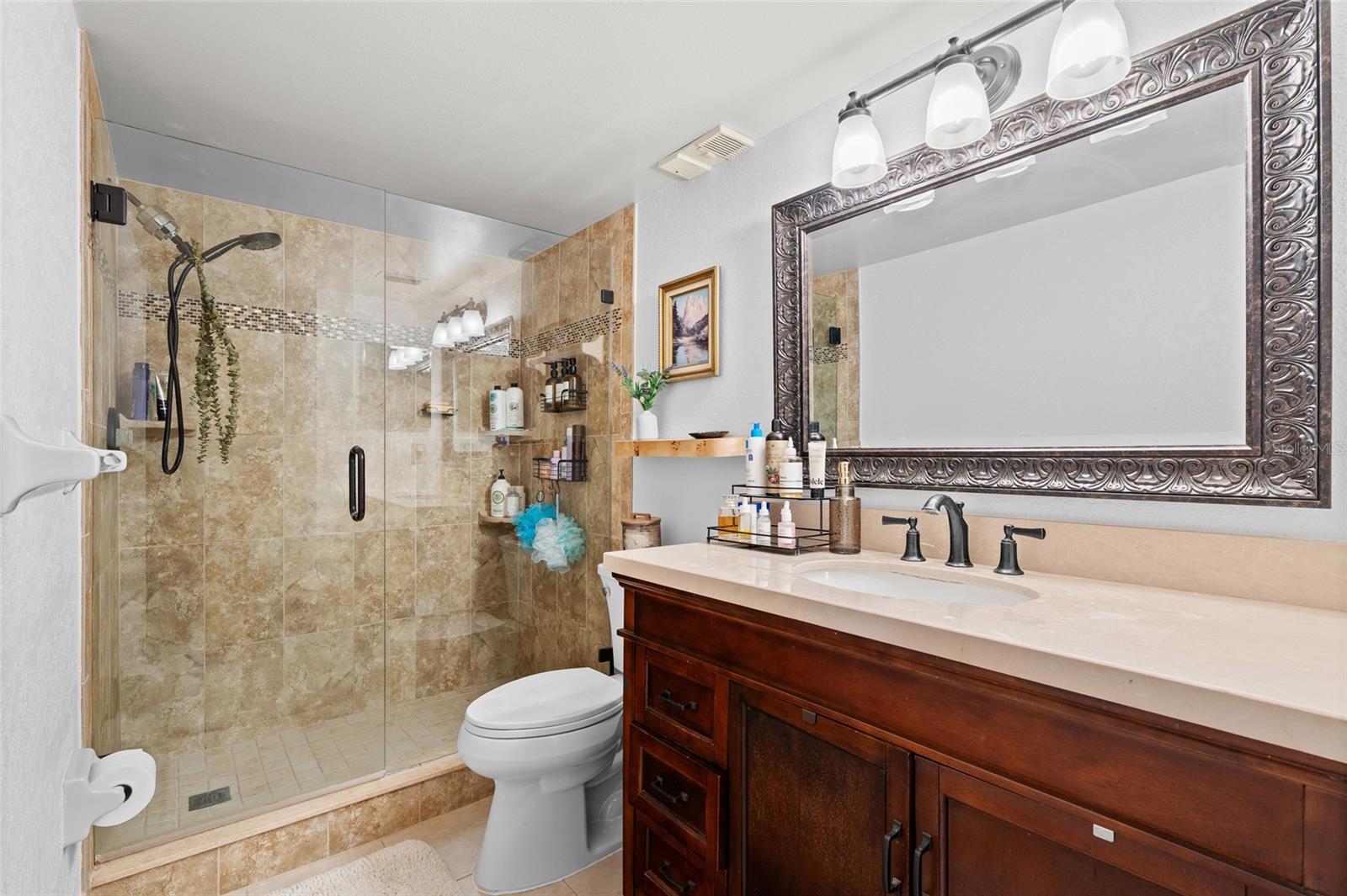 Image 19 of 37 For 5768 Calais Boulevard N 2