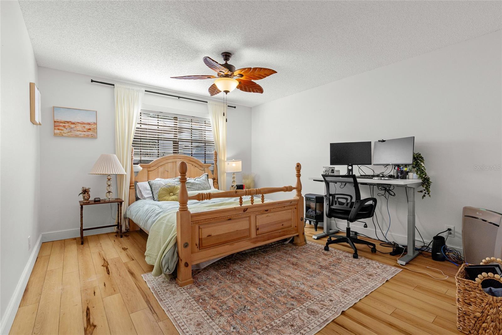 Image 21 of 37 For 5768 Calais Boulevard N 2