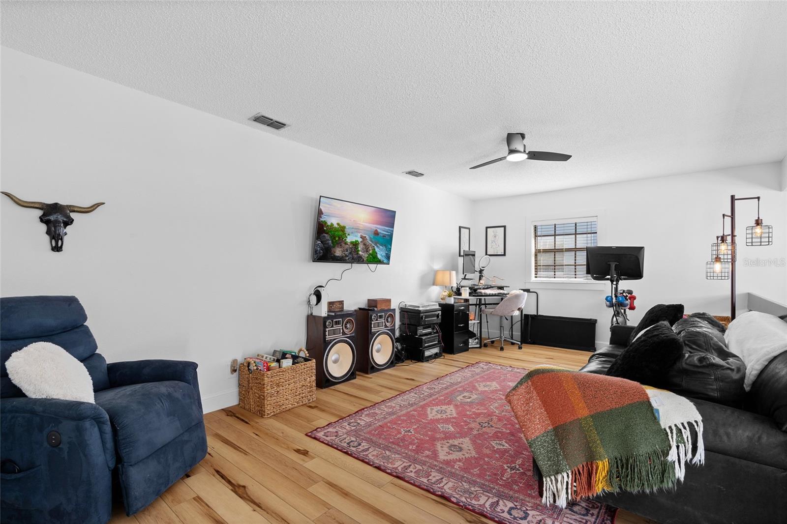 Image 27 of 37 For 5768 Calais Boulevard N 2