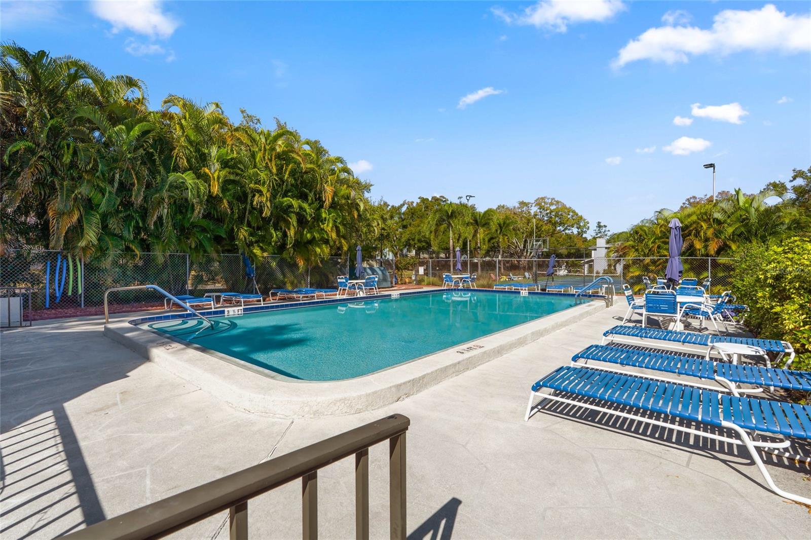 Image 34 of 37 For 5768 Calais Boulevard N 2