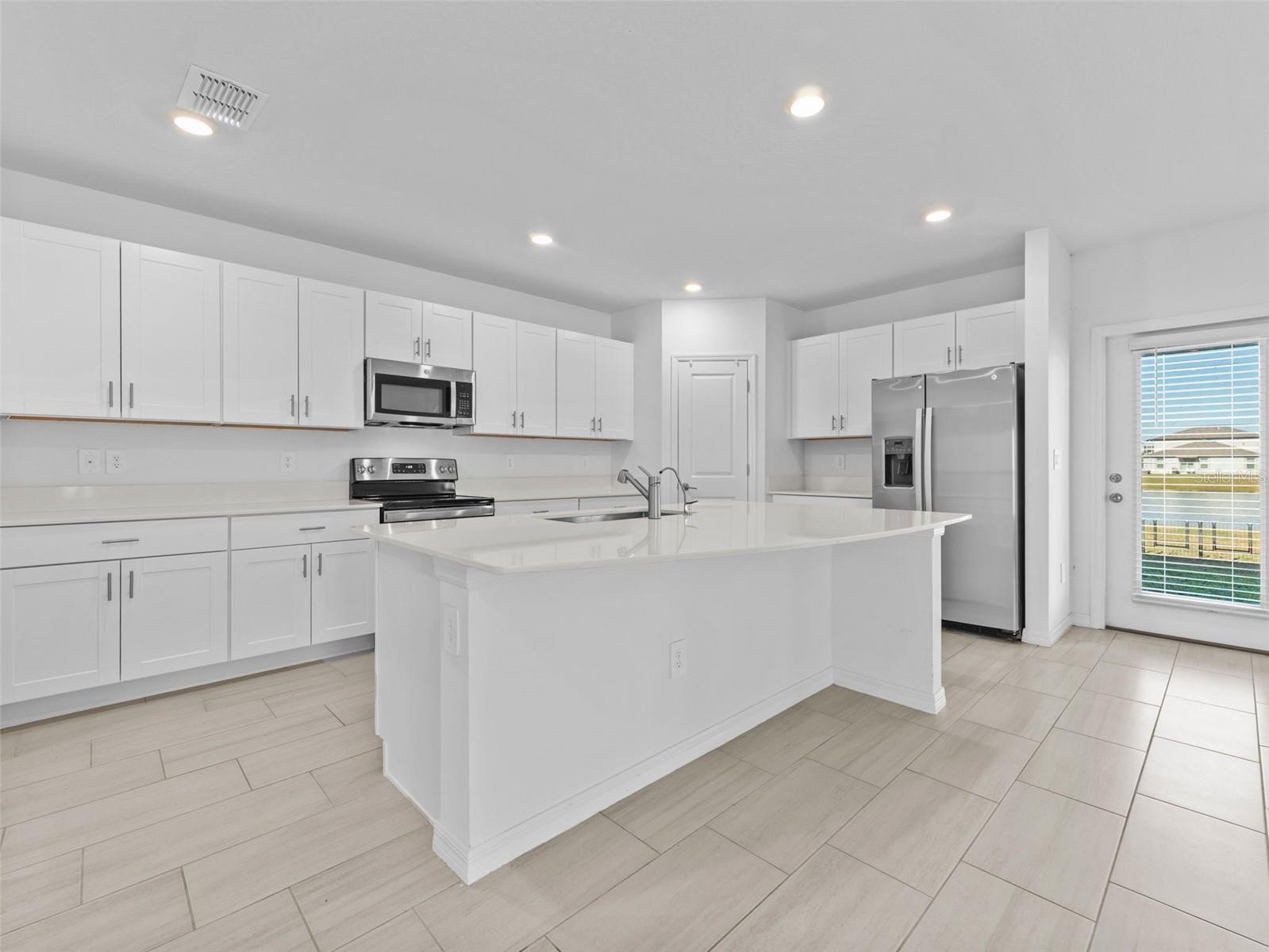 Image 3 of 16 For 11628 Radiant Shore Loop