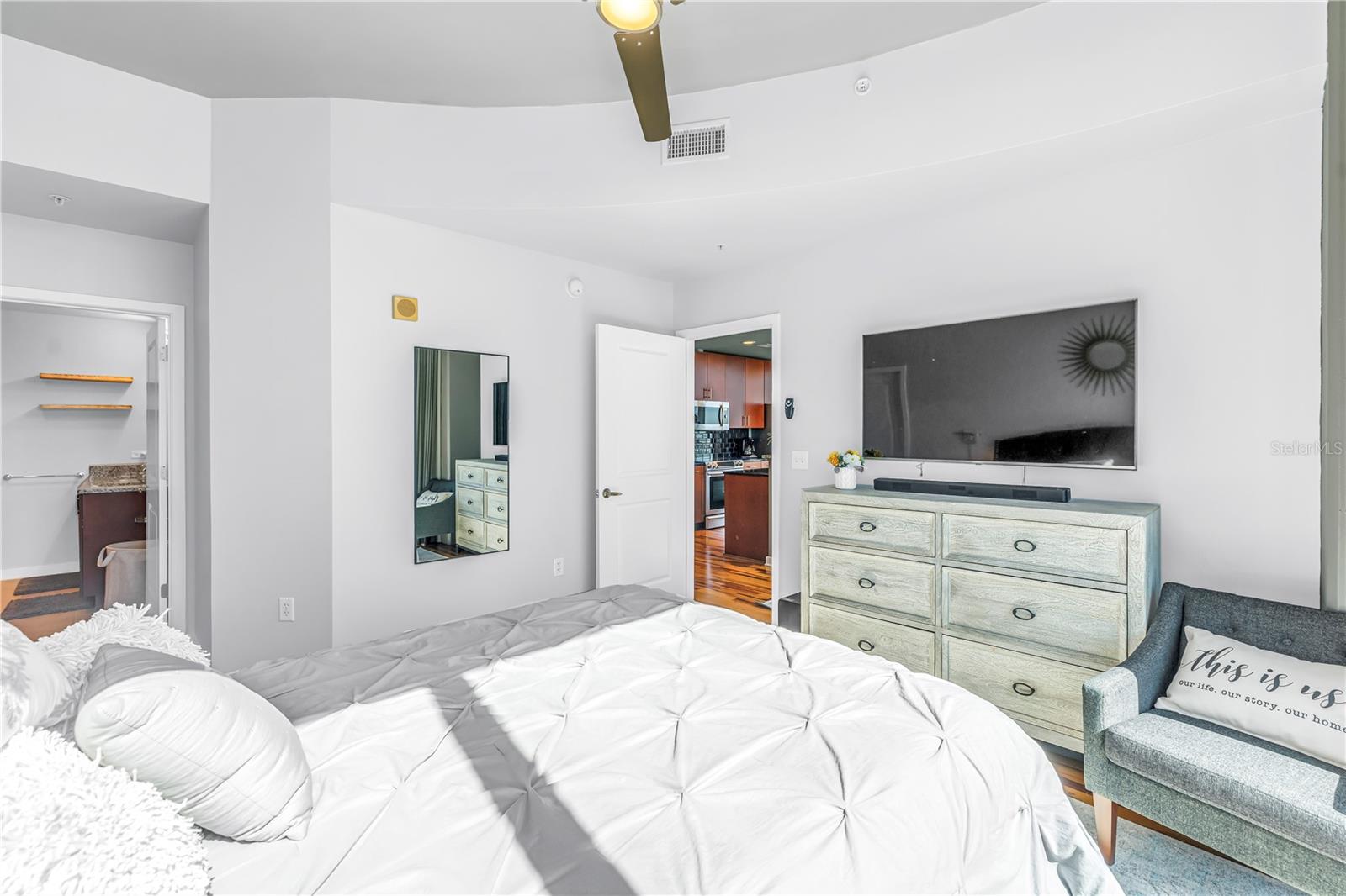 Image 16 of 77 For 777 Ashley Drive 1614