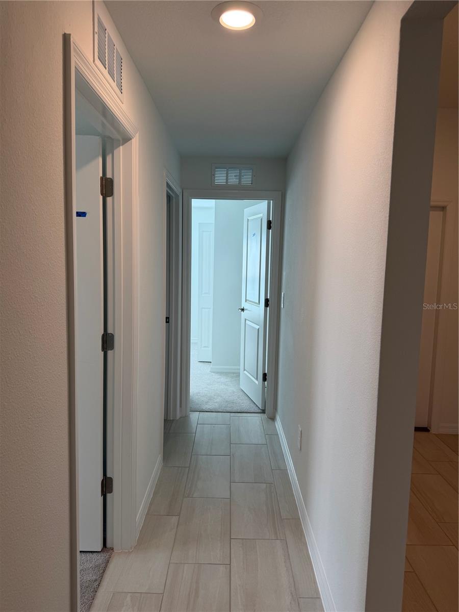 Image 14 of 37 For 1629 Tropical Oasis Avenue