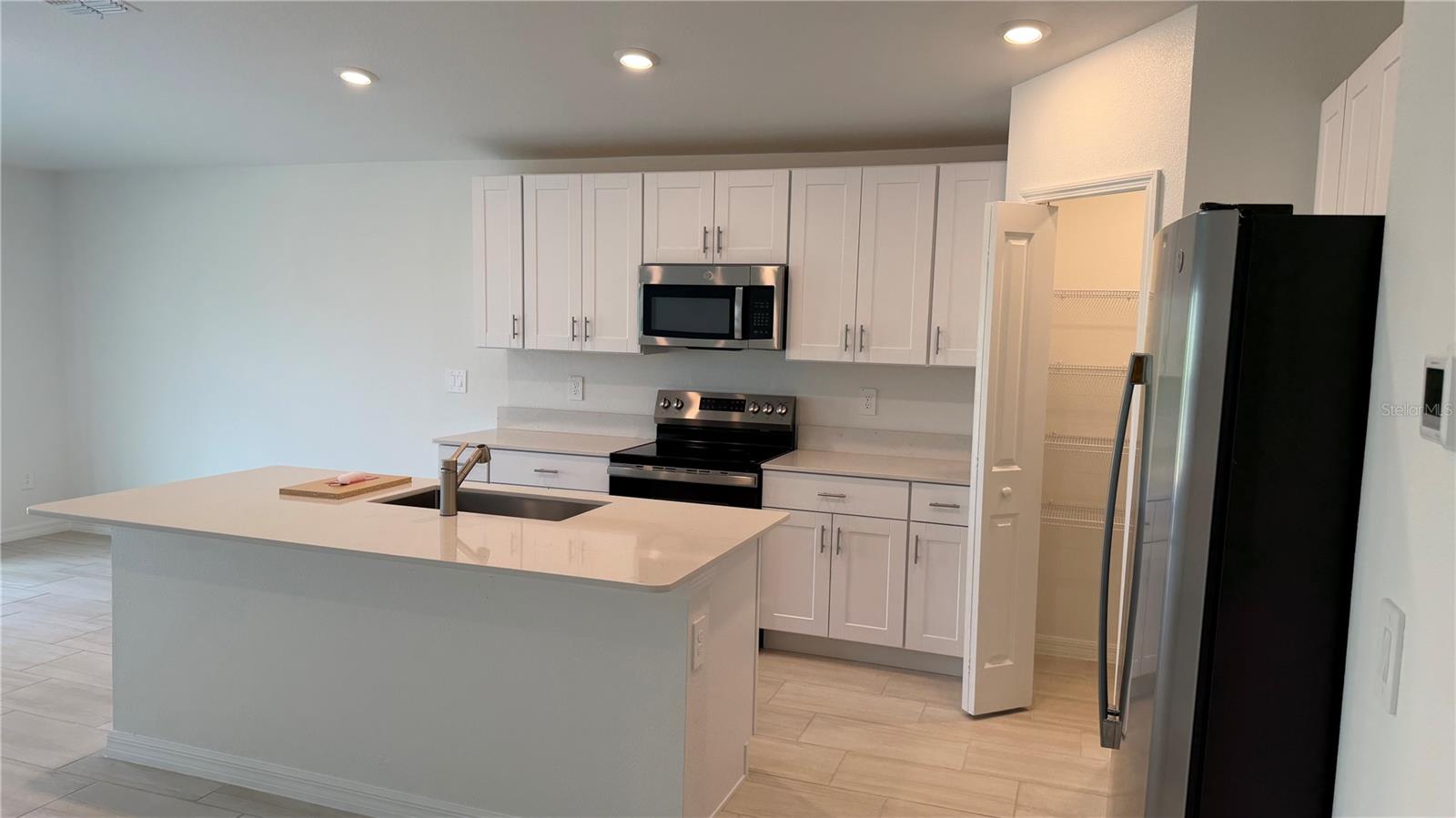 Image 19 of 37 For 1629 Tropical Oasis Avenue