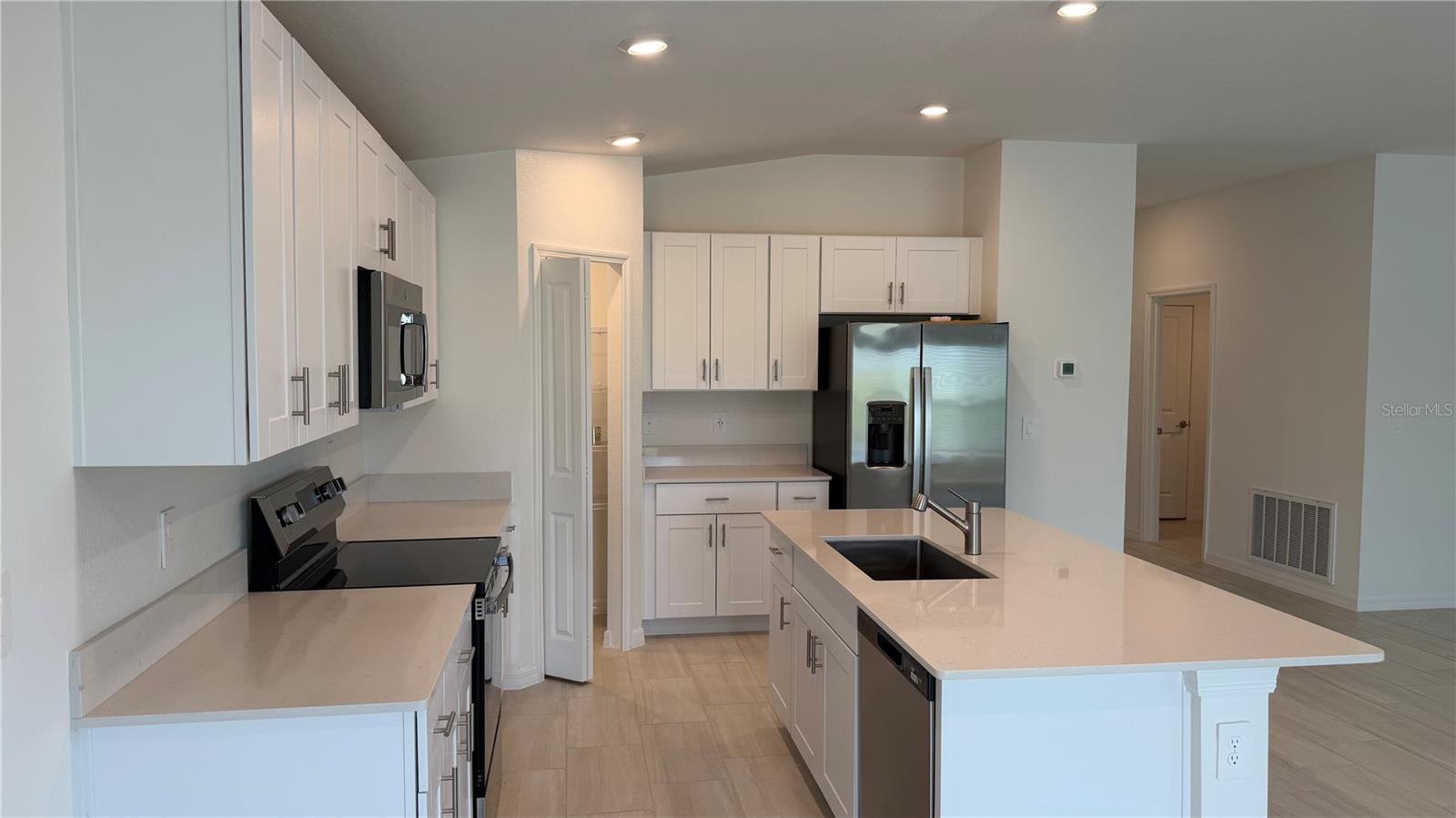 Image 22 of 37 For 1629 Tropical Oasis Avenue