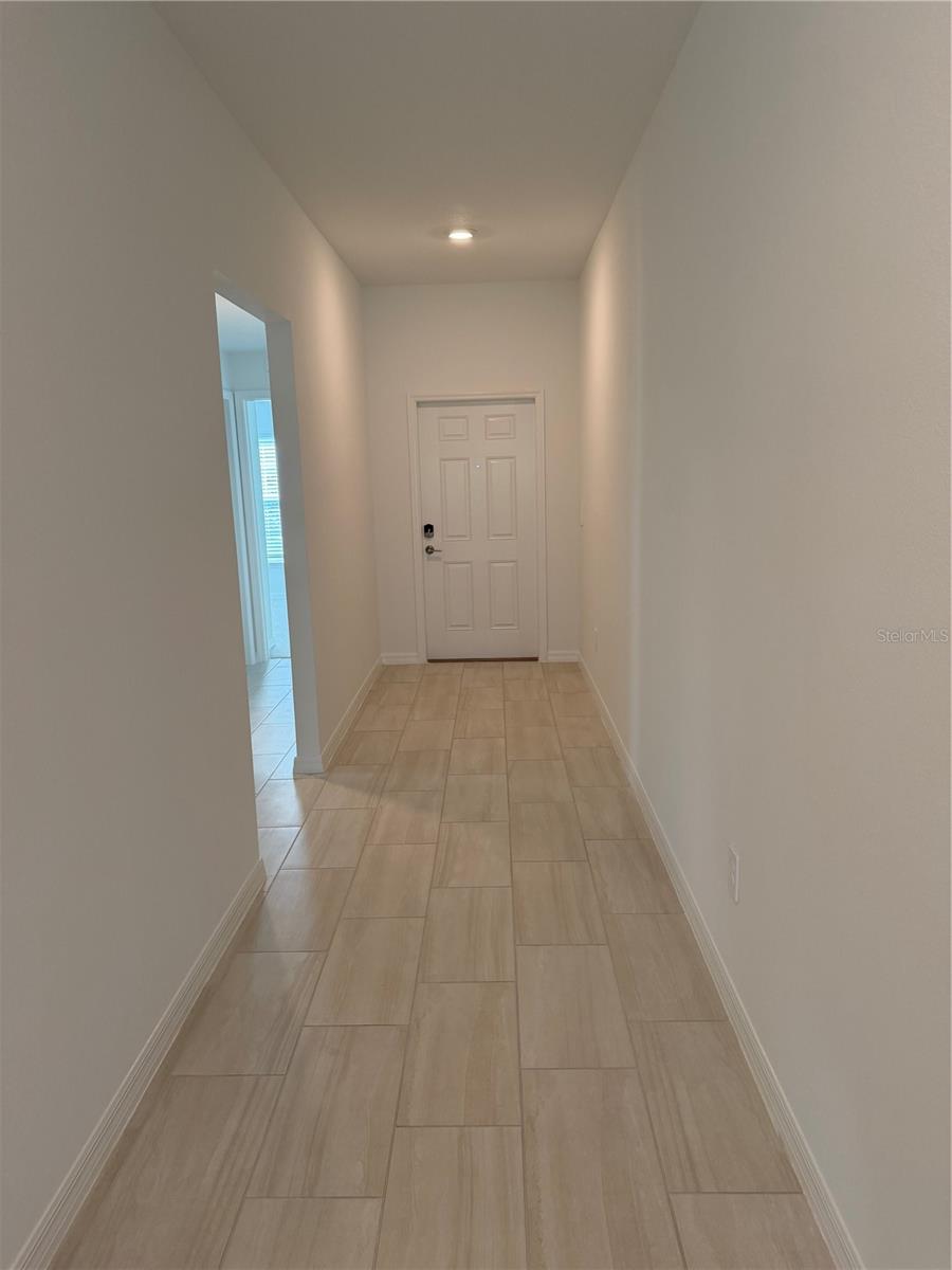 Image 6 of 37 For 1629 Tropical Oasis Avenue