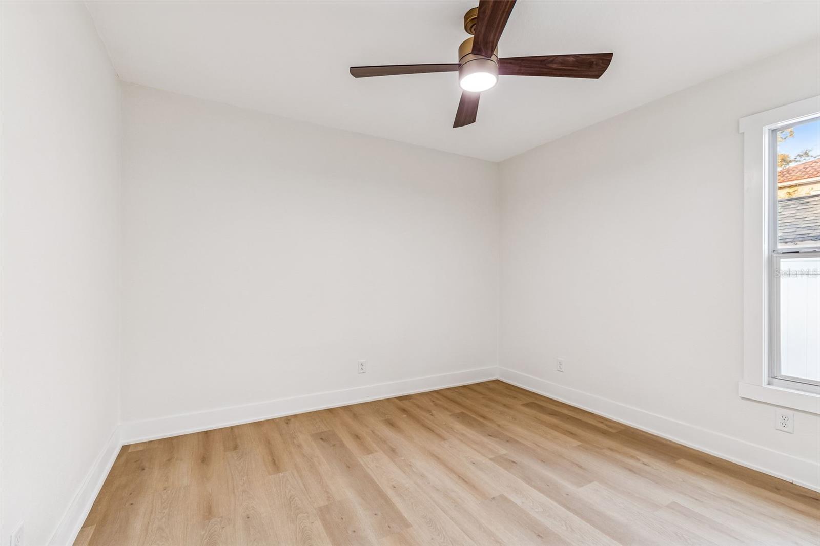 Image 20 of 56 For 3511 Barcelona Street