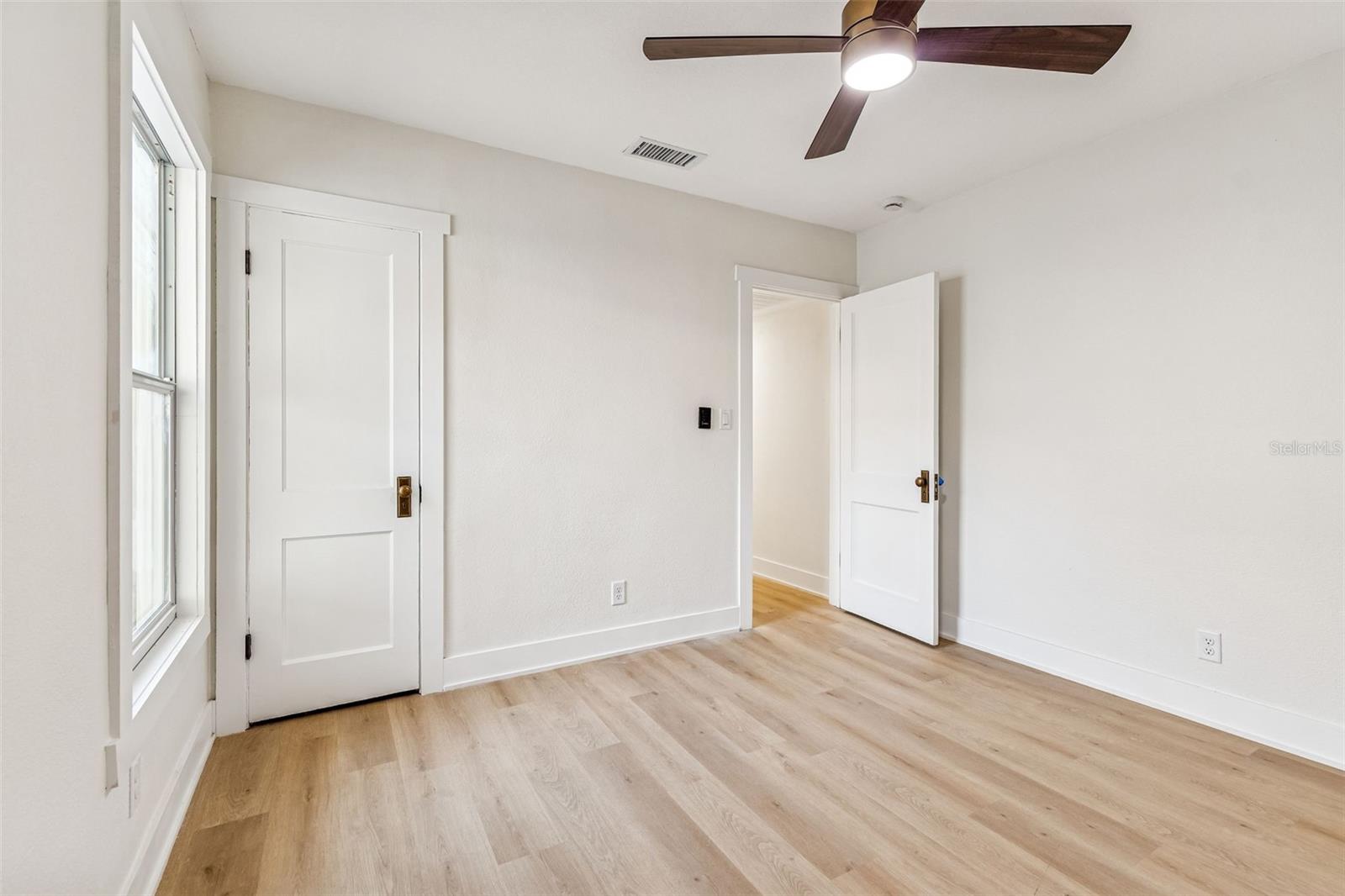 Image 21 of 56 For 3511 Barcelona Street