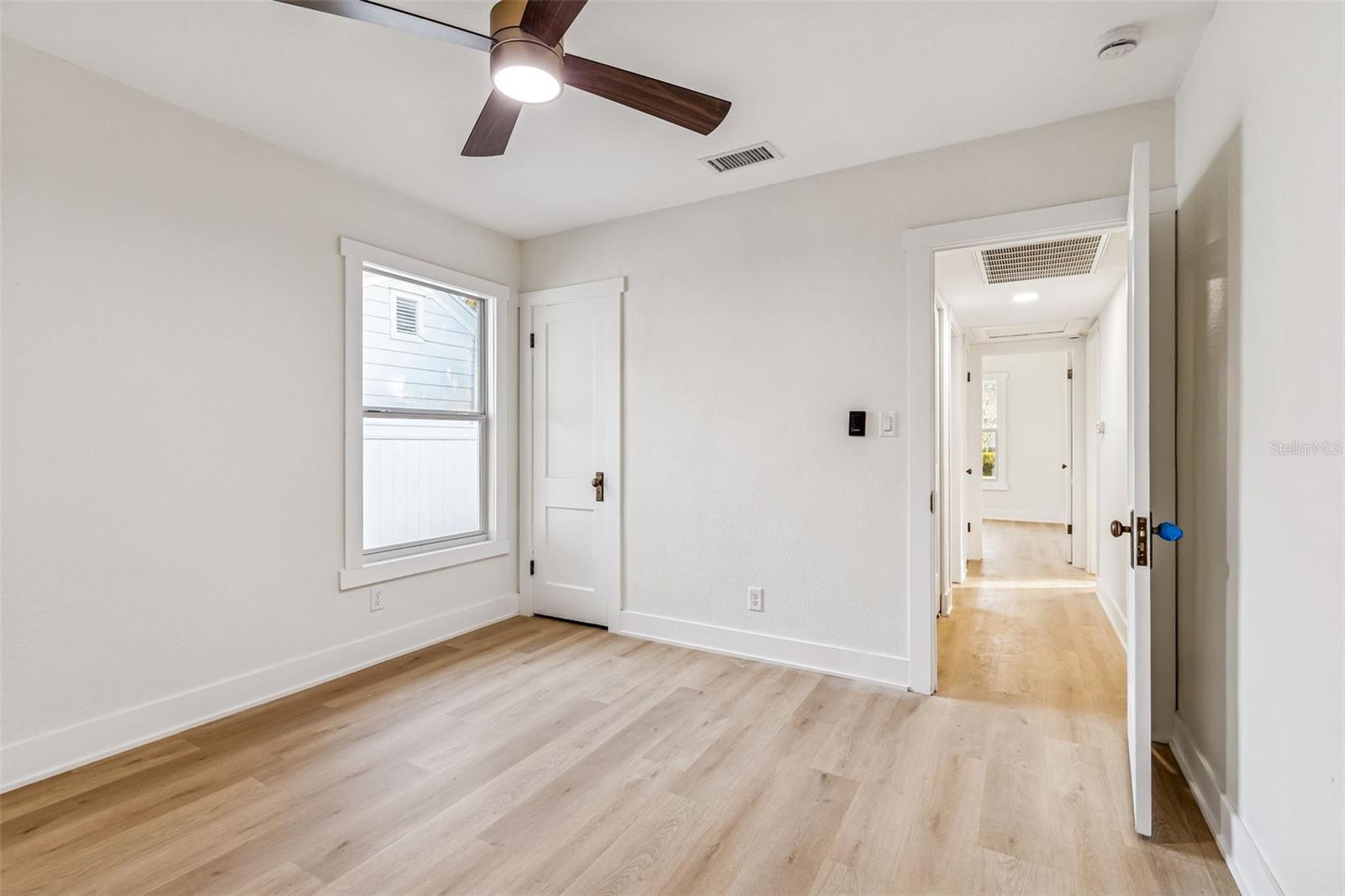 Image 22 of 56 For 3511 Barcelona Street