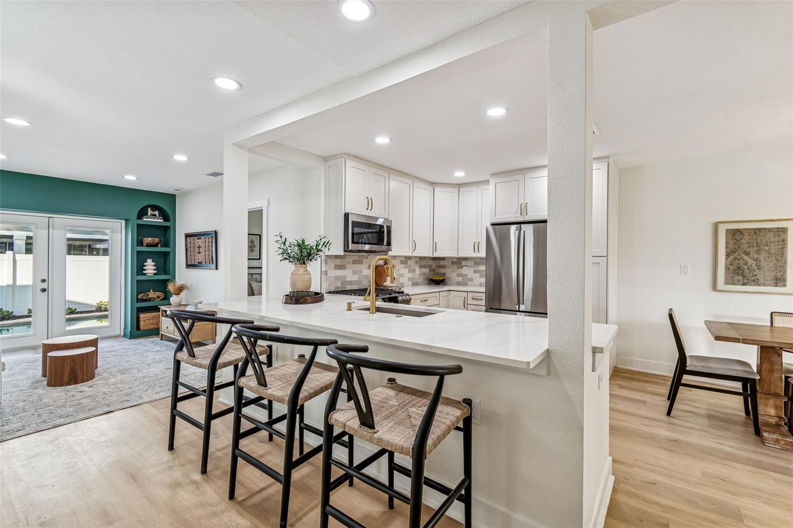 Image 33 of 56 For 3511 Barcelona Street