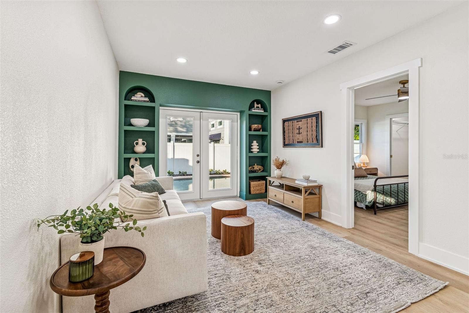 Image 35 of 56 For 3511 Barcelona Street