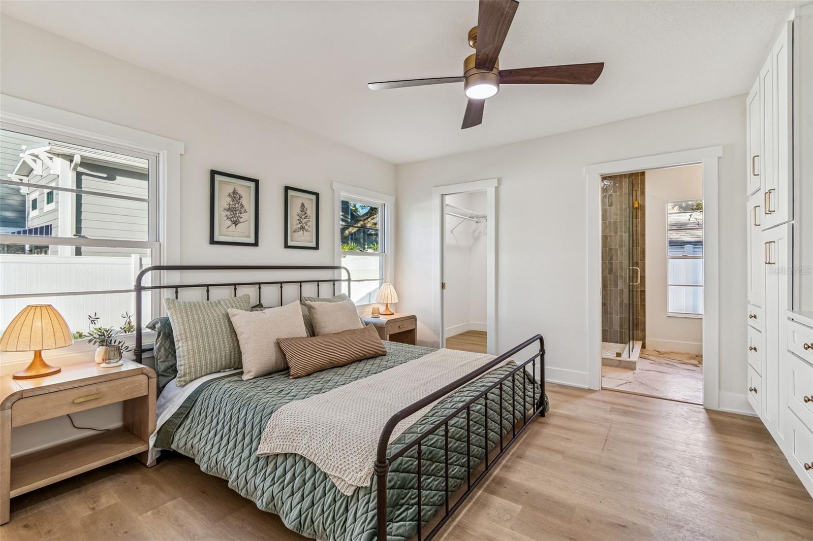 Image 39 of 56 For 3511 Barcelona Street