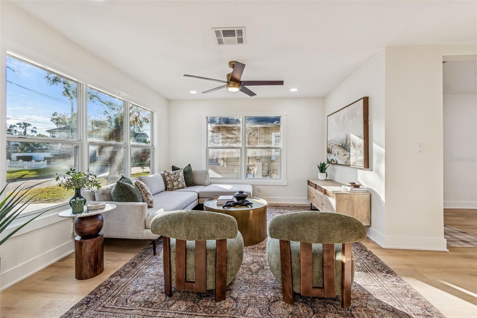 Image 6 of 56 For 3511 Barcelona Street