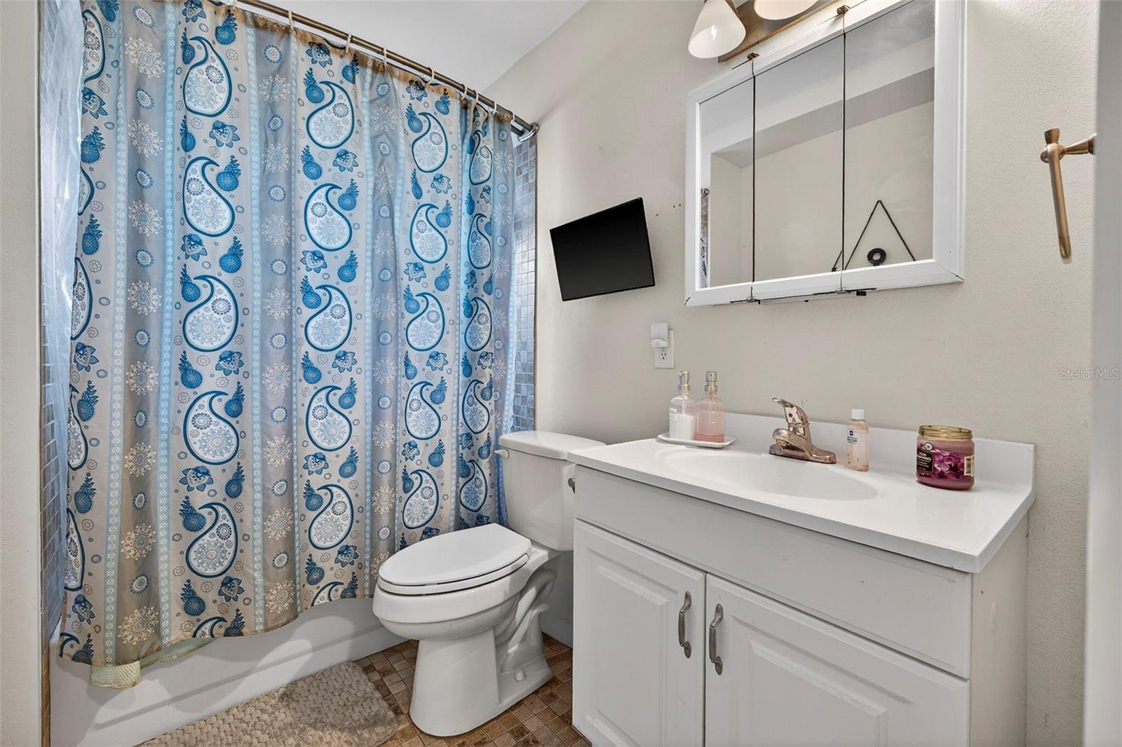 Image 9 of 24 For 1142 62nd Avenue N