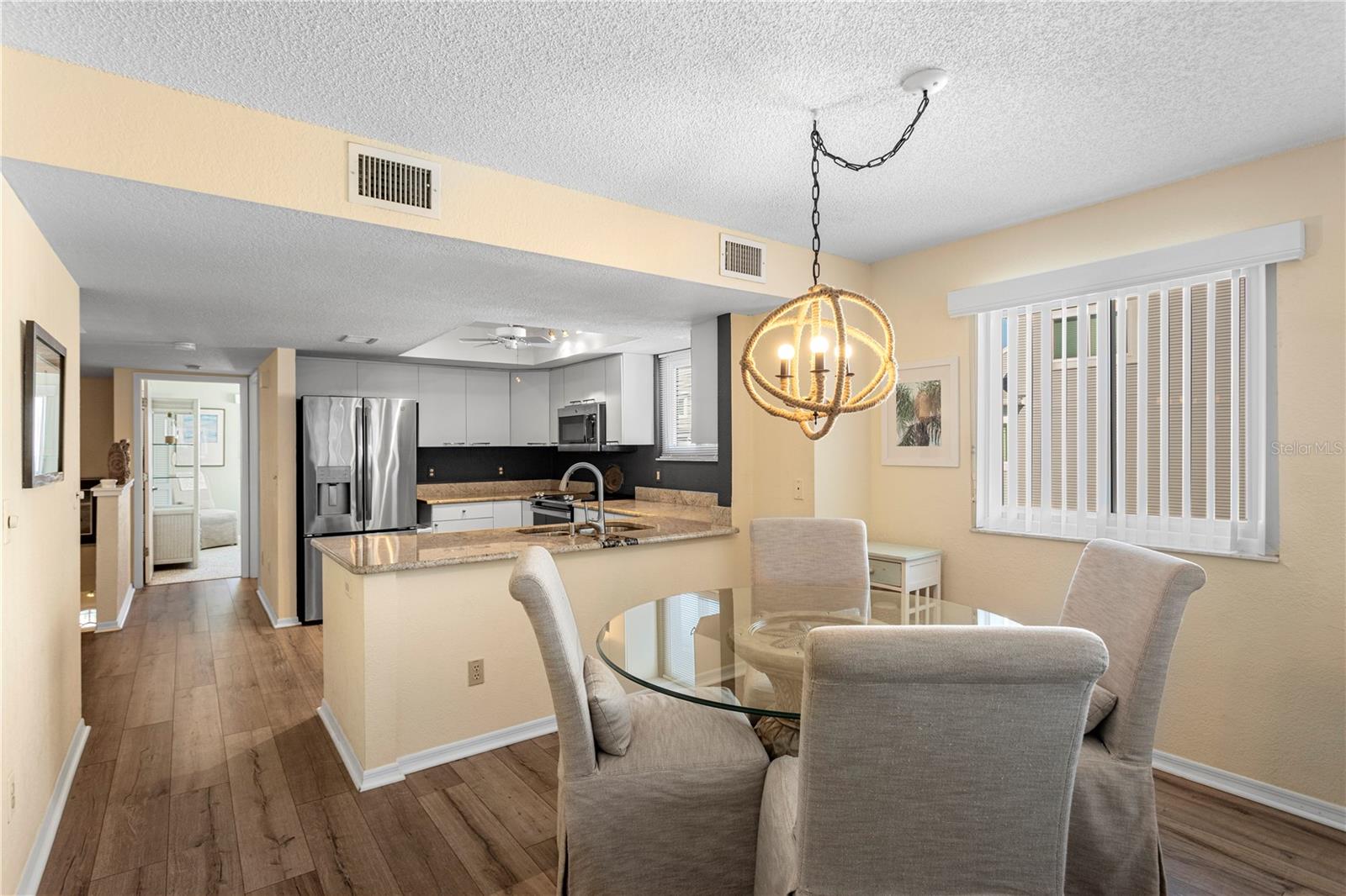 Image 10 of 28 For 911 Harbour House Drive