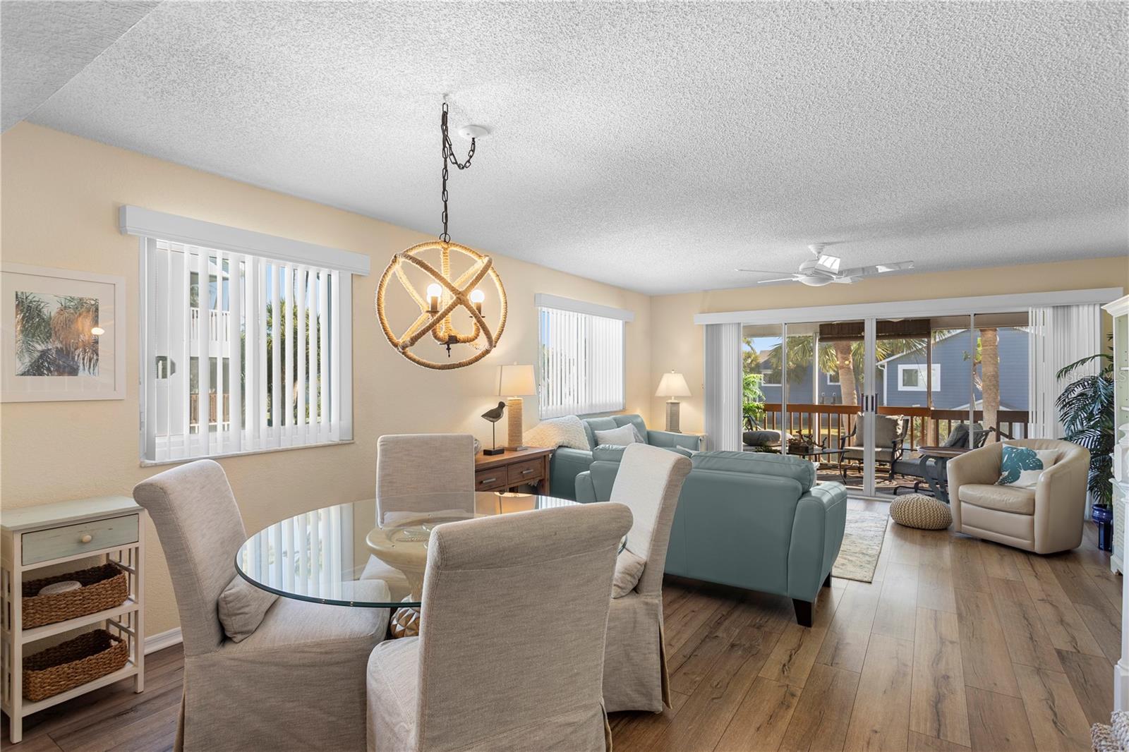 Image 11 of 28 For 911 Harbour House Drive